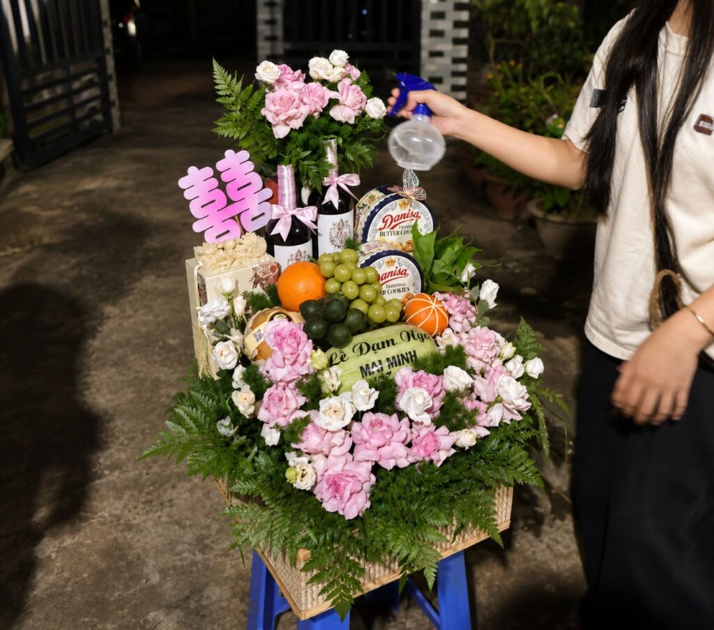 Tráp Hoa Dạm Ngõ