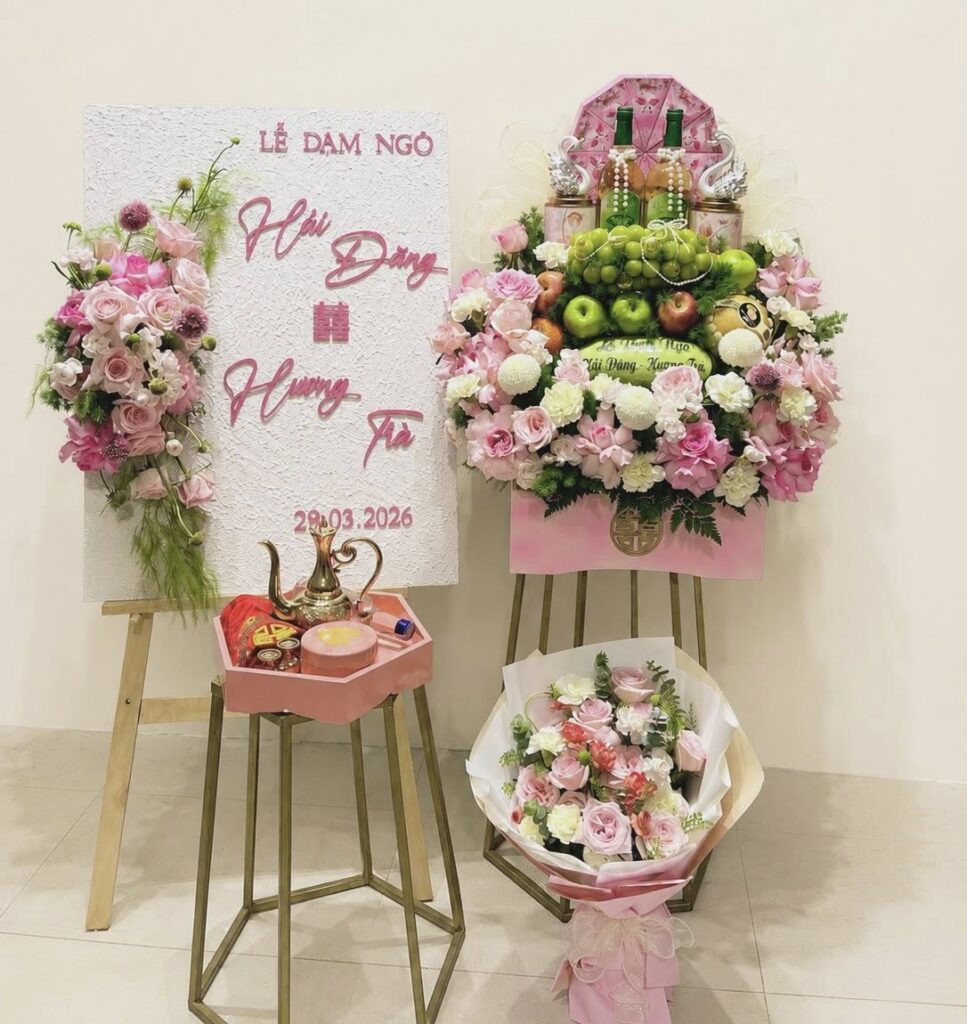 Tráp Dạm Ngõ Hoa Hồng Hồng Pastel Kèm Mâm Trái Cây Cao Cấp Cần Đước